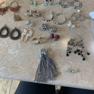 Lot or vintage earrings all different kinds .Beautiful and unique earings